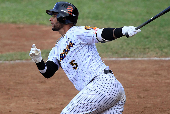 Ronny Cedeño hundió al barco magallanero