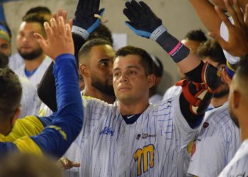 Anderson de La Rosa otro catcher (defensivo) que batea con Magallanes (entrevista)