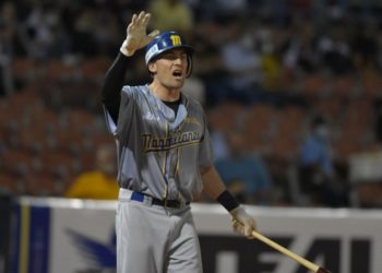 Magallanes vino de atrás y derrotó al Caracas