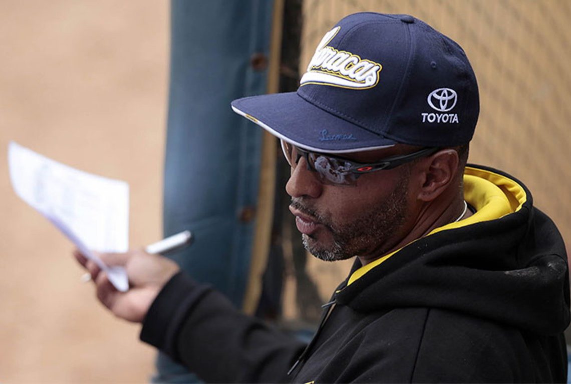 José Alguacil, reaccionó a las críticas por el toque de bola de Wilfredo Tovar