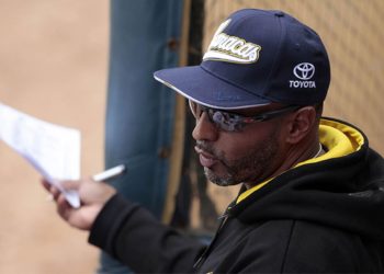 José Alguacil, reaccionó a las críticas por el toque de bola de Wilfredo Tovar