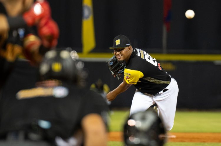 Magallanes perdió ante Cardenales en extrainning