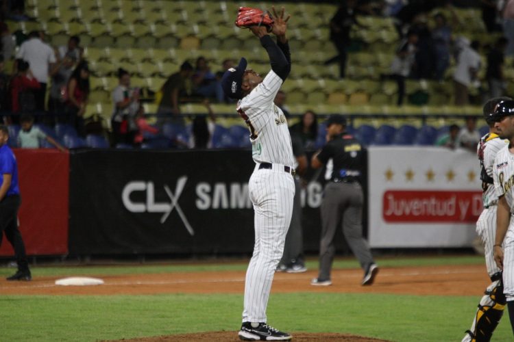 Leones - Anthony Castro