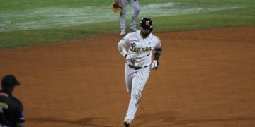 Leones jugador corriendo