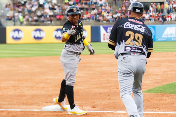 Caracas le dio la vuelta a La Guaira en el noveno
