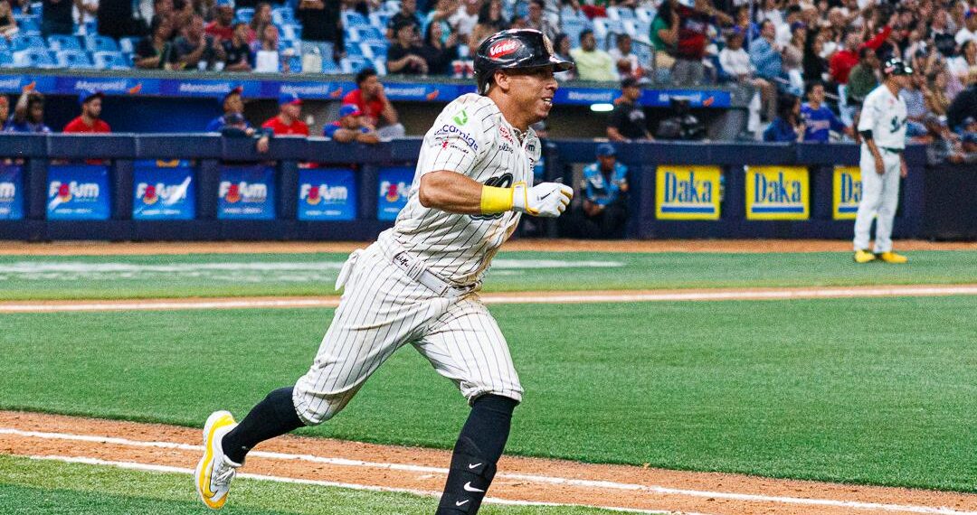 Caracas vapulea a los Tigres y disfruta desde la cima