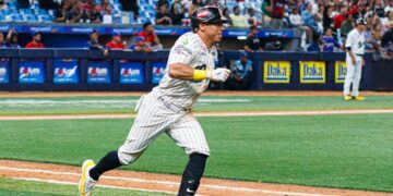 Caracas vapulea a los Tigres y disfruta desde la cima