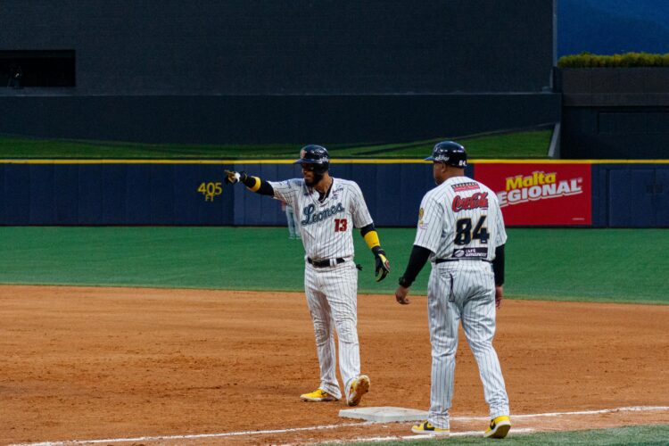 Caracas mantiene el yugo ante Magallanes en casa