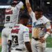 Leones asalta la punta al derrotar al Cardenales en casa