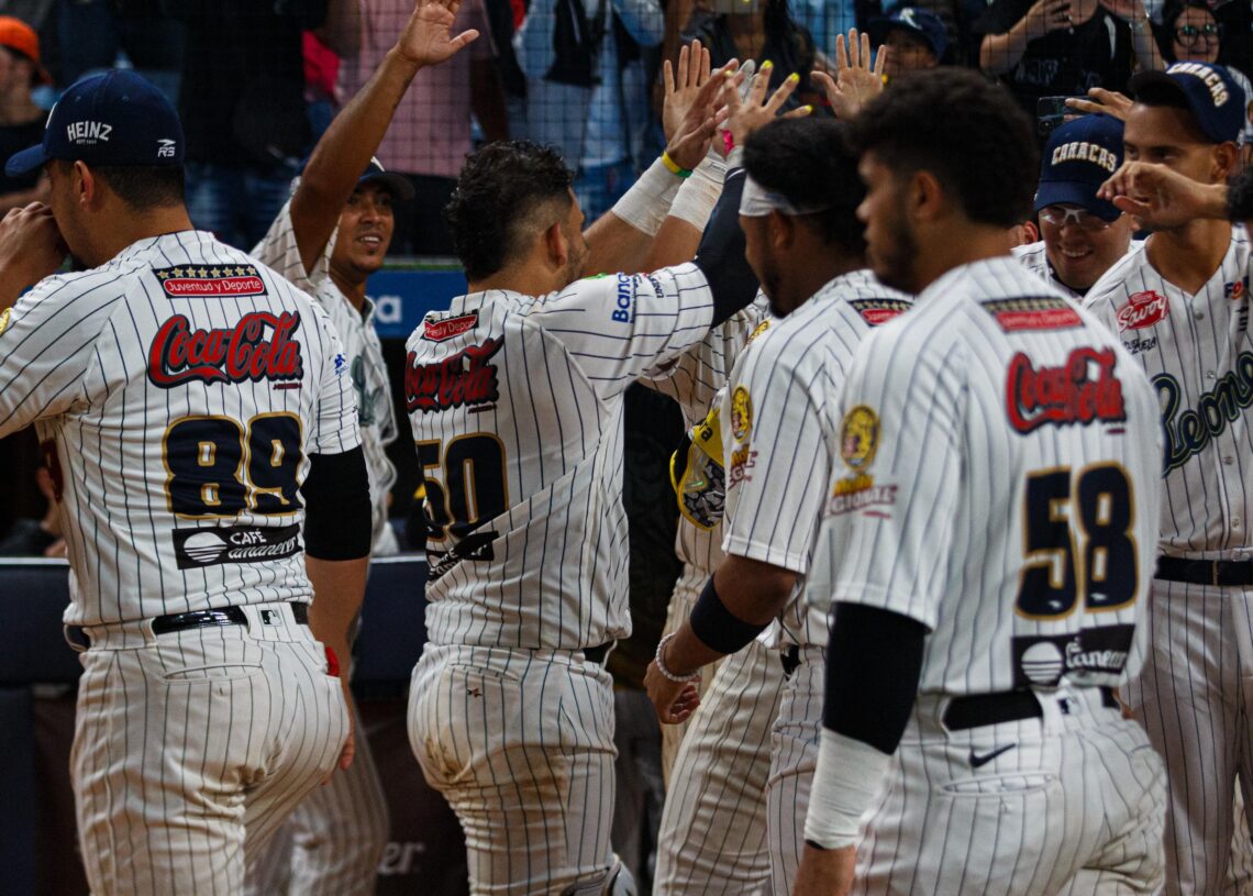 Caracas sigue imparable y derrota por tercera vez seguida a los Tigres