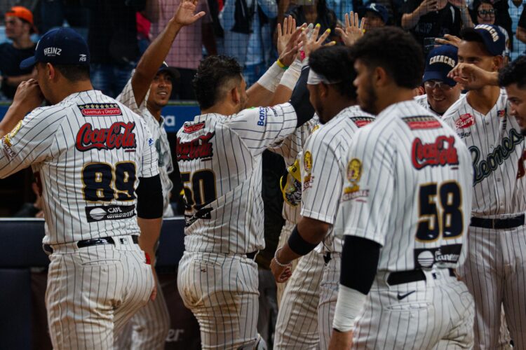 Caracas sigue imparable y derrota por tercera vez seguida a los Tigres