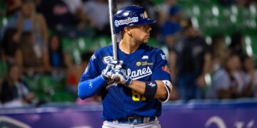 Magallanes bombardeó al pitcheo guaireño en la UCV