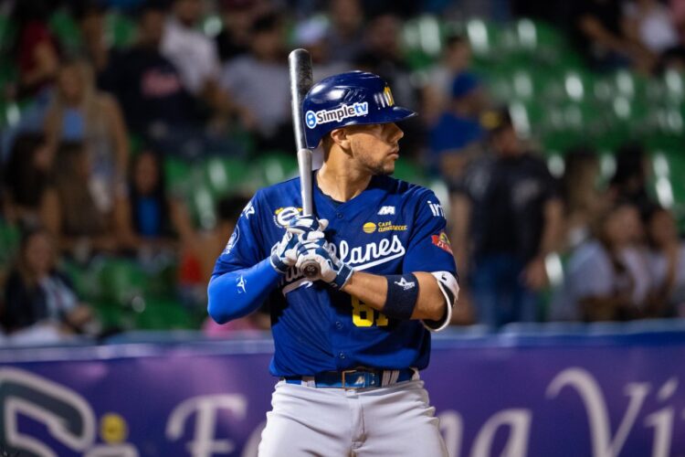 Magallanes bombardeó al pitcheo guaireño en la UCV