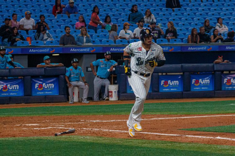 Caracas volvió a derrotar al Magallanes y lo dejó en situación crítica