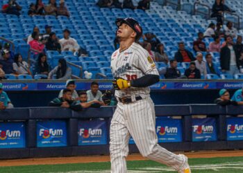 Caracas vapuleó a Bravos en el Monumental