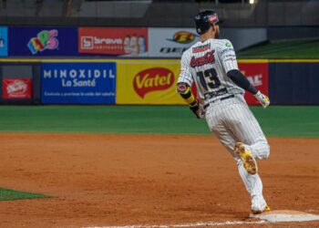 Bravos vino de atrás para derrotar al Caracas