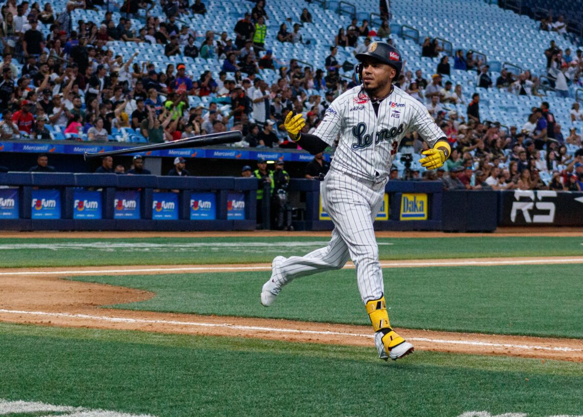 Caracas derrotó al Magallanes y aseguró la serie particular