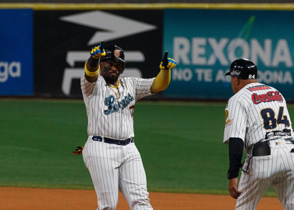 Caracas sigue en carrera al derrotar a los Tigres