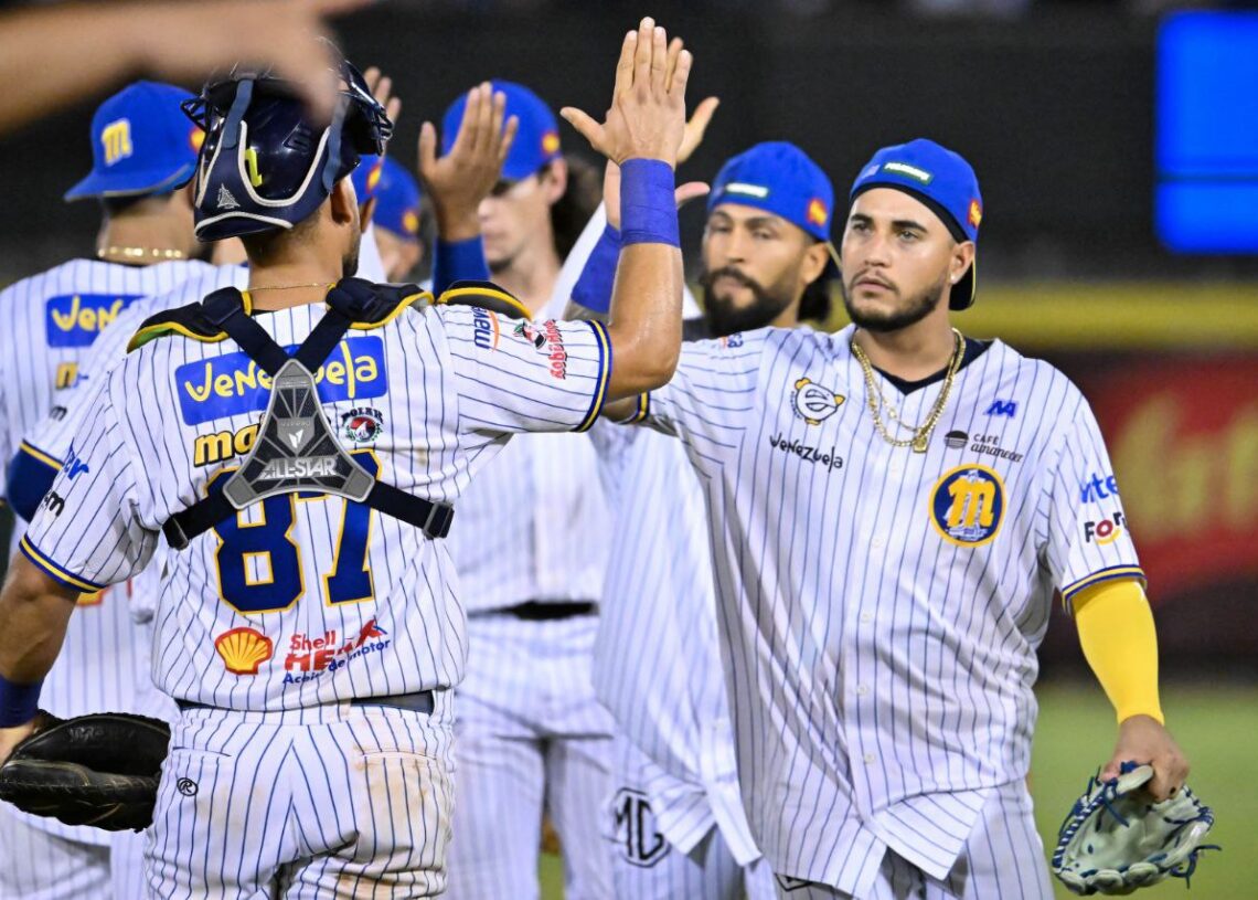Caracas 9, Magallanes 10