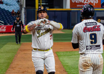 Aragua 4, Caracas 6