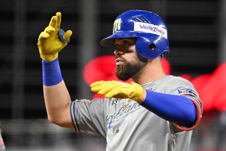 Zulia 10, Magallanes 12