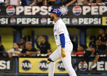 Caracas 9, Magallanes 12