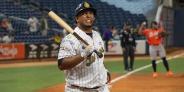 Caracas 7, Caribes 8