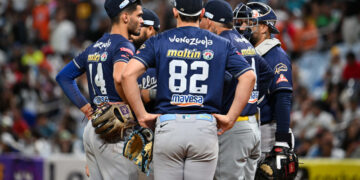 Reunión en el montículo de los Navegantes del Magallanes