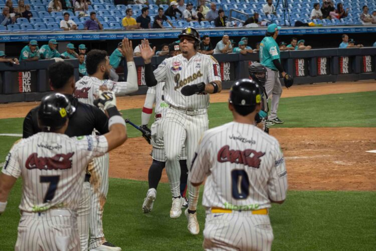 Caracas 3, La Guaira 0