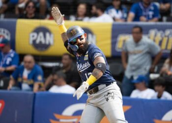 Rougned Odor celebra jonron con los Navegantes del Magallanes 2025-2026