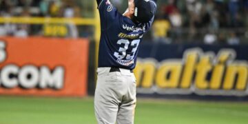 Alex Tovalin celebra en la Final 2026 del Magallanes contra Caribes