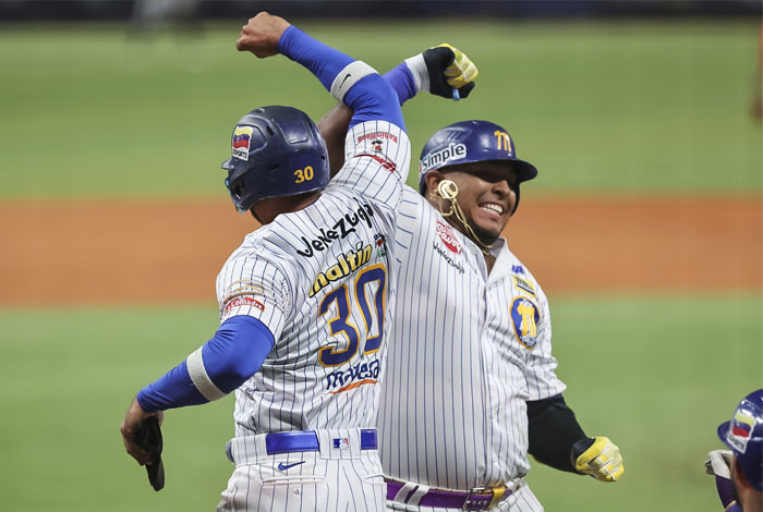 Leandro Cedeño refuerzo de los Navegantes del Magallanes