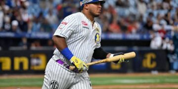 Leandro Cedeño en la Gran Final 2025-2026 por los Navegantes del Magallanes ante Caribes de Anzoátegui