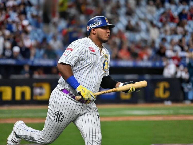 Leandro Cedeño en la Gran Final 2025-2026 por los Navegantes del Magallanes ante Caribes de Anzoátegui